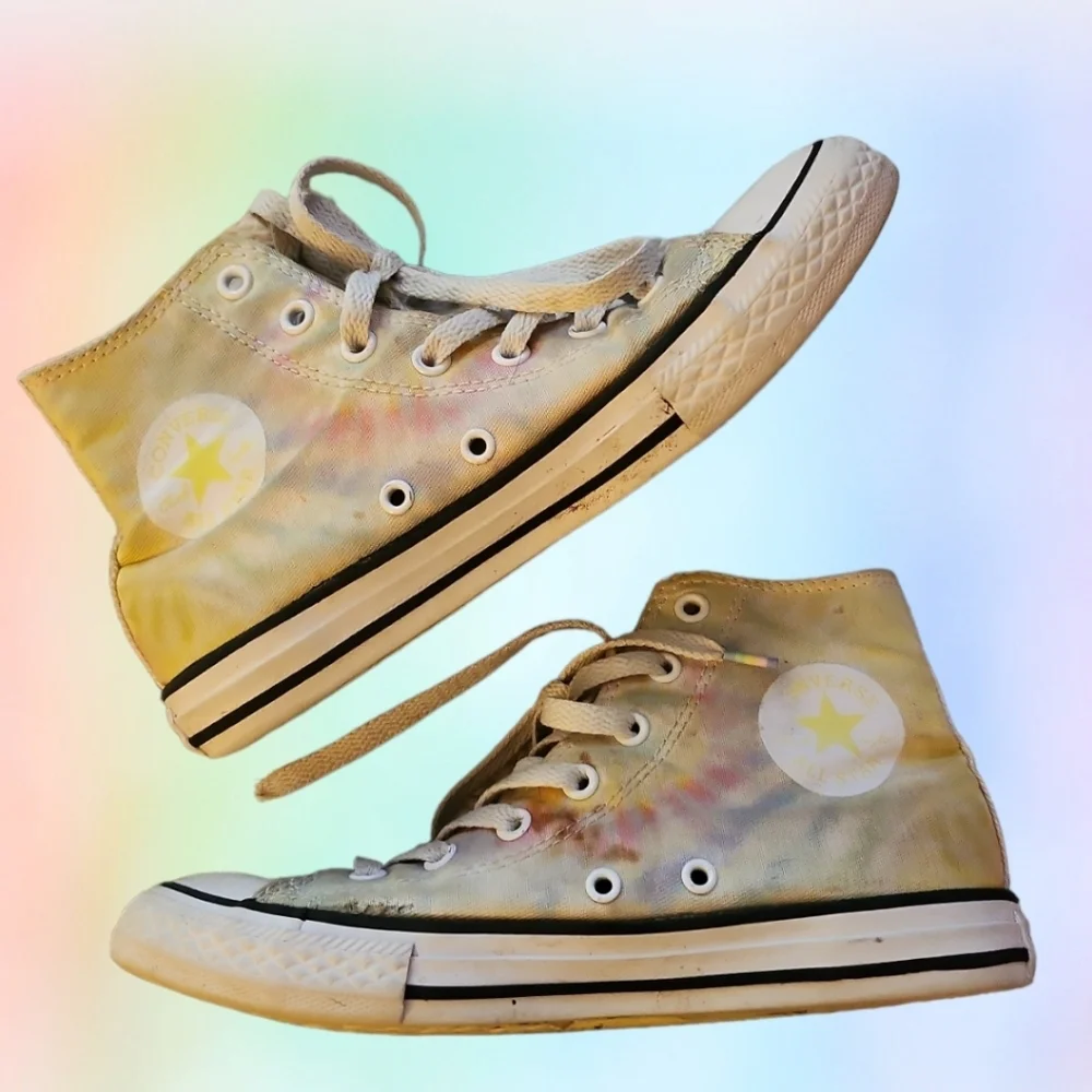 Converse - Kids SZ 3 Tye Dye High Top Shoes